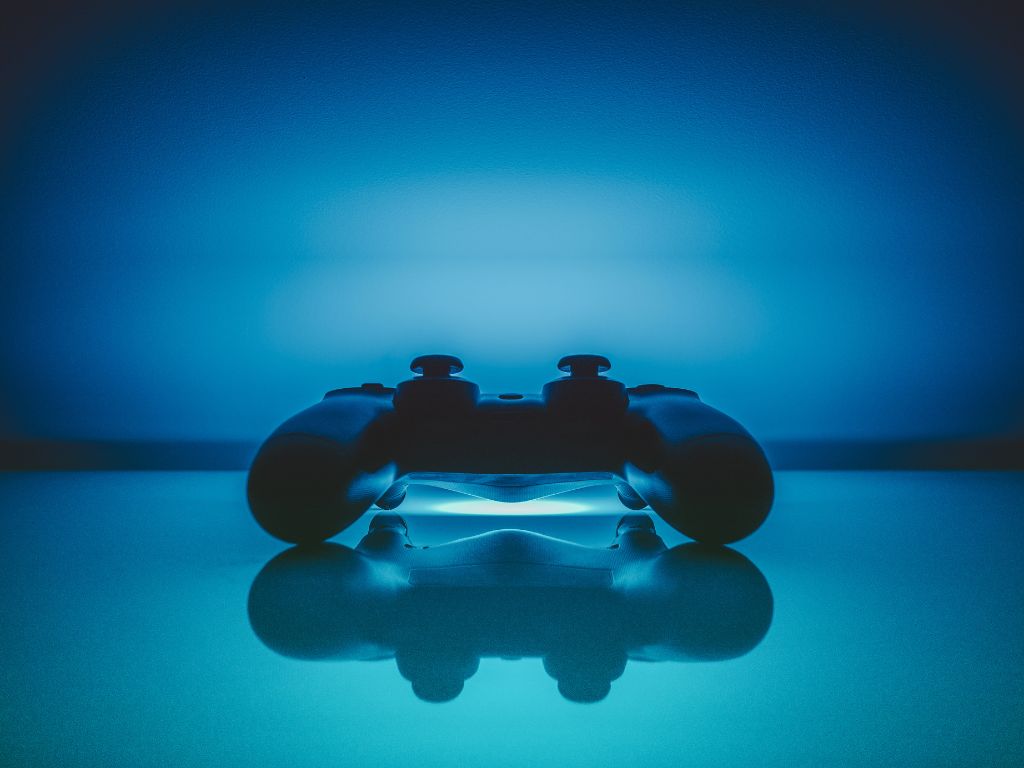 Por que seu controle PS4 pisca em azul e como resolver isso?