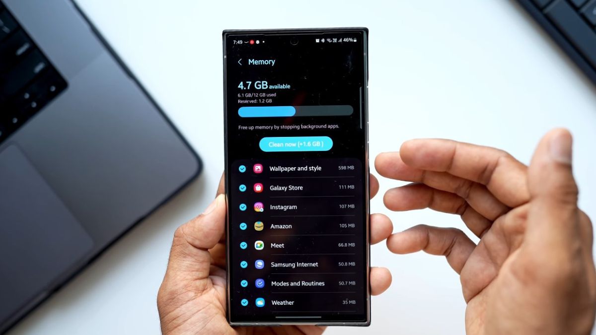 OneUI 6 Memory Management : como a Samsung gerencia a agressividade do RAM Swap?