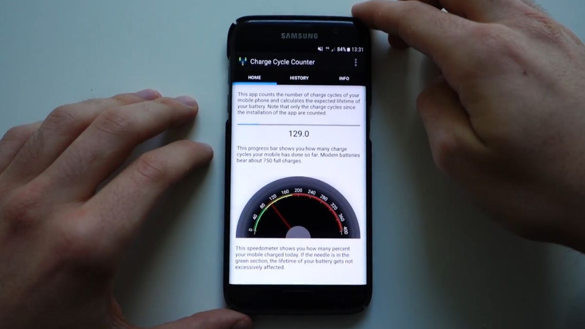 Como verificar o número real de ciclos de bateria sem aplicativo no Android 14?