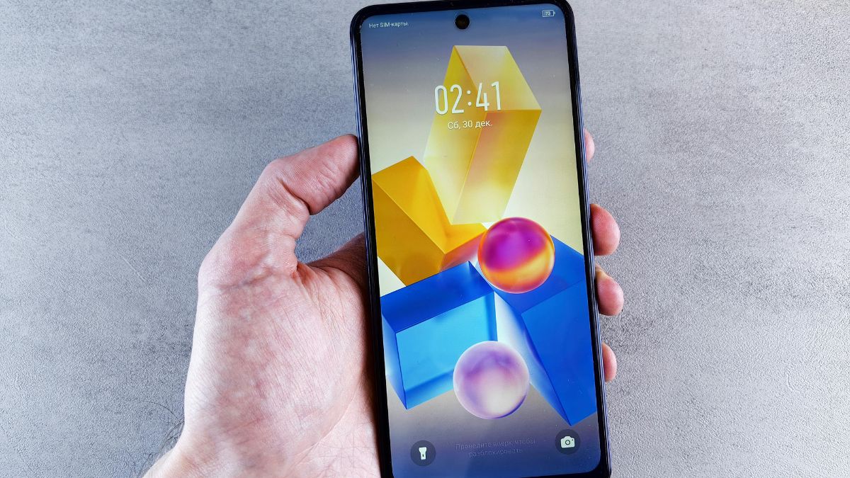 Galaxy Z Flip 8: quantos micro-arranhões aparecem na tela dobrável após 3 meses sem proteção